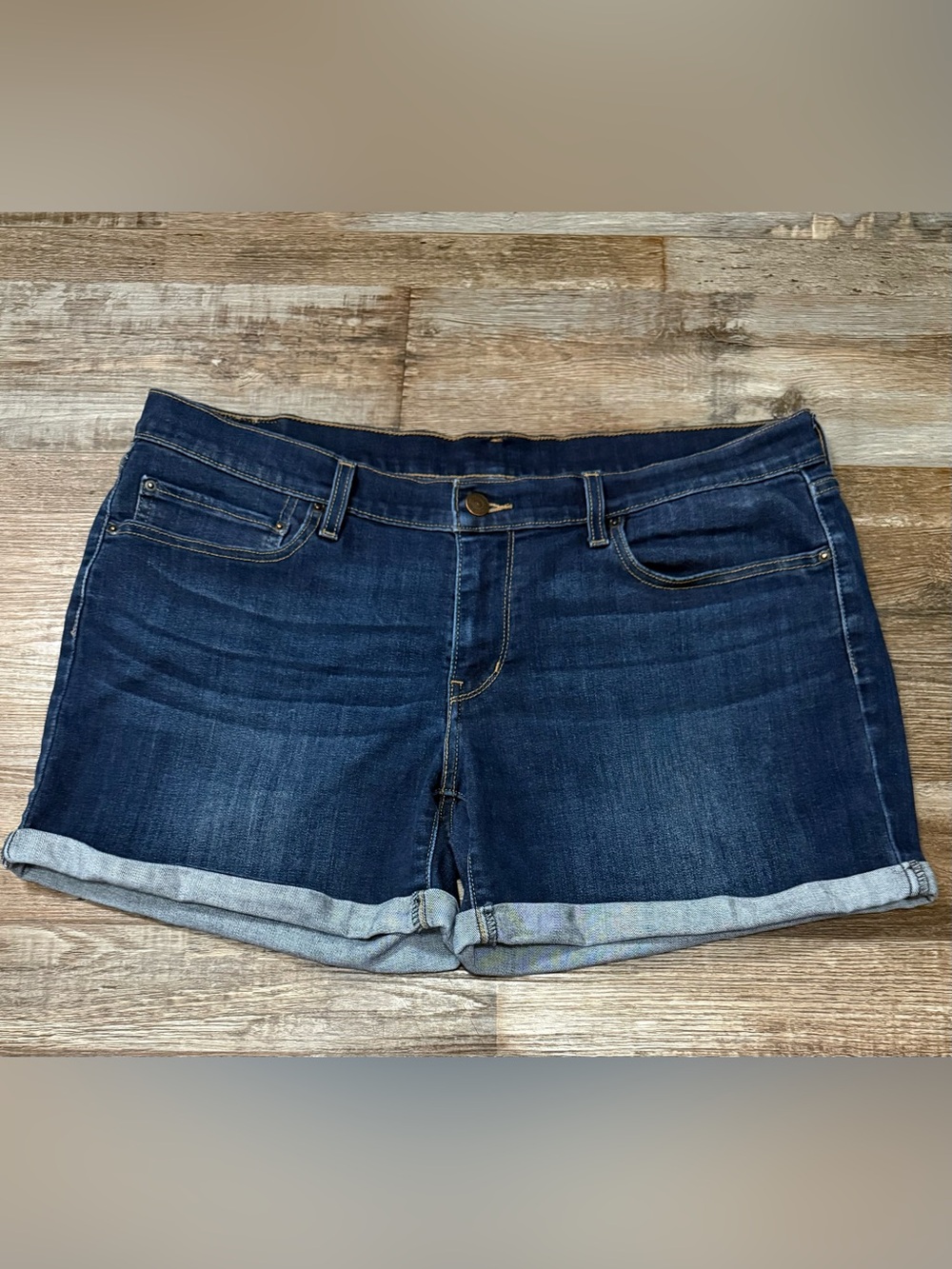 Levi's Dark Indigo Cuffed Denim Shorts EUC Size 33